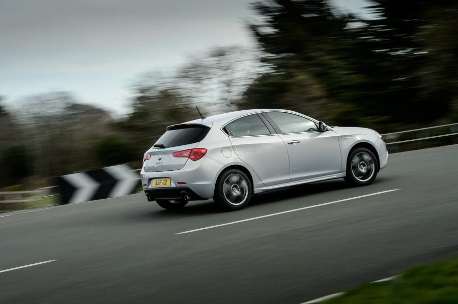  Alfa Romeo Giulietta (940) 2014 года  (UK) (фото 7 из 54)